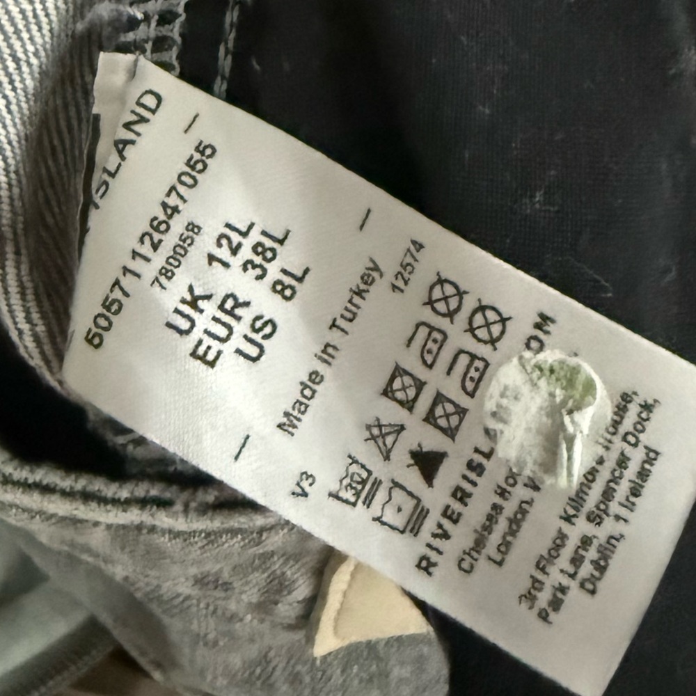 River Island|Gray high waisted,straight leg Jeans with raw hem•••size 12,staple - Picture 12 of 16